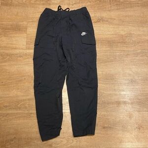 Nike Men's Size Medium Black Cargo Pants